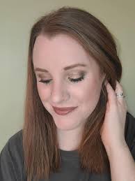 ✨ Wet Allure ✨ She doesn't fade with the sun — she deepens with the storm  🌫️ Fierce, smoky eyes. Glossed skin. Confidence, drenched. The look:  seductive, sculpted, and unapologetically bold. Makeup