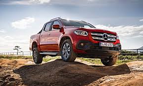 La robustezza e la duttilità del mezzo ne consentono l'utilizzo su qualsiasi tipo di terreno. Mercedes X 350 Ein Pick Up Auf Abschiedstour Autogazette De