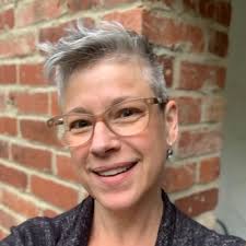 Karla Graves (@runreadwine)