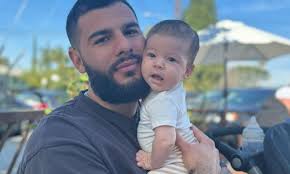 Nagrywa porady dla ojców, które są hitem w sieci. 'Kobiety robią to cały  czas i nie czekają na oklaski'