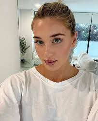 Melena Williams's Instagram, Twitter & Facebook