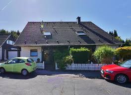 8 zimmer gehen direkt rechts und links vom flur ab, der in den voll ausgestatteten, lichtdurchflute. Expertimmobilien Marco Groppel E K Attraktive Zweifamilien Doppelhaushalfte In Gepflegter Lage Von Remscheid Luttringhausen Immobilienmakler Haan Immobilienmakler Bodensee Kauf Vermietung Verkauf Wohnung Eigentumswohnung Haus Mietwohnung