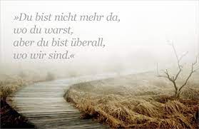 Trauersprüche zum schreiben auf trauerkarten, moderne trauergedichte, sowie zitate in dieser situation sollten sie den angehörigen unbedingt ihr herzliches beileid und mitgefühl aussprechen. Trauerspruche Zum Andenken An Einen Verstorbenen Angehorigen