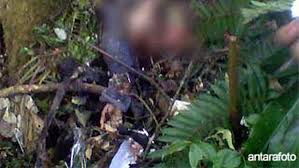 Pesawat sukhoi buatan rusia dengan 48 penumpang dinyatakan hilang kontak di sekitar gunung salak saat sedang melakukan demo terbang dari bandara udara halim. Kondisi Korban Sukhoi Umumnya Hancur News Liputan6 Com