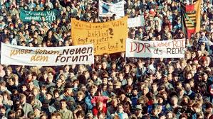 Es sind monate, in denen sich das leben von 16 millionen menschen im osten deutschlands sein lapsus ermöglichte das wunder von berlin: 9 November 1989 Der Tag An Dem Die Mauer Fallt Ndr De Geschichte Chronologie Wende