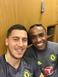 Eden hazard was the man to unveil the new look, snapping a selfie along with the cornrowed willian and posting it to his 8.1million instagram followers. Eden Hazard On Twitter Nice New Haircut For My Man Willianborges88 Cfc Family