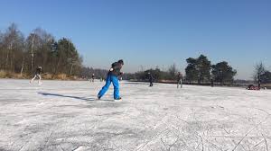 Het leersumse veld is zo'n uitgestoven laagte. Knsb Ook Vandaag Niet Schaatsen Op Natuurijs Nos