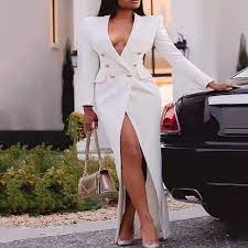 Women white outfits: BusinessHAB.com