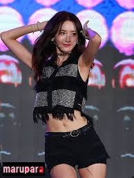 Yoona mengungkapkan abs nya yang indah dan mendapatkan perhatian karena wajah tampak tidak bersalah tetapi tubuh yang sangat seksi. Fy Girls Generation Girls Generation Korean Beauty Girls Kpop Girls