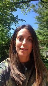 Beth Groll's Instagram, Twitter & Facebook