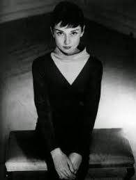 sonsuz ark sa735 ky9 nk19 cevremden kopmaya basliyorum audrey hepburn yuzler aktrisler