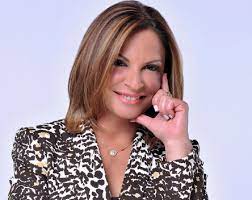 A la doctora Ana María Polo le llueven los seguidores en Facebook