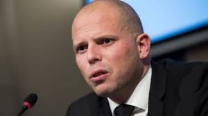 The perfect theo francken theofrancken animated gif for your conversation. La Legislation Sur Les Expulsions De Theo Francken Recoit Un Feu Vert