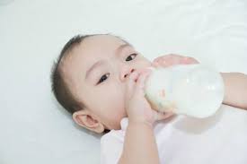 Namun ia bergantung kepada citarasa si ibu. Berapa Banyak Bayi Minum Susu Dalam Masa Sehari Untuk Kenyang