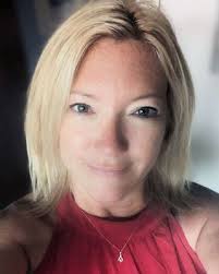 Lynn Nowak's Instagram, Twitter & Facebook