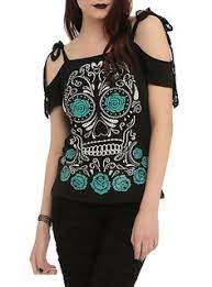 First halloween tutorial of the year, a gold sugar skull. 44 Sugar Skull Clothing Ideas Skull Clothing Sugar Skull Skull Fashion