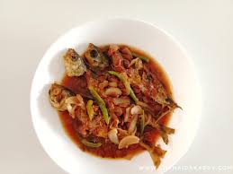 Kicap manis, kicap pedas, taucu, ikan bawal 2 ekor, 3 ulas bawang besar, 2 biji cili merah, 1 biji tomato, 3 biji cili padi. Resepi Ikan Masak Taucu