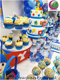 Comenzamos el cumple con un montón de juegos grupales adaptados a la edad de todos los niños del cumple. Decoracion Con Arco De Globos De Pocoyo Candy Buffet Dulceros Chuches Personalizados Mes Fiesta De Cumpleanos Infantil Pocoyo Mesa De Dulces Infantiles