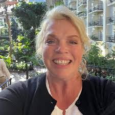 Maryann Desantis's Instagram, Twitter & Facebook