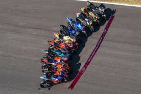 Trans7 sebagai pemegang hak siar resmi motogp 2021, akan menyiarkan seri motogp doha 2021 mulai pukul 21.00 wib. Jadwal Motogp Qatar 2021 Mulai Pekan Ini Tanpa Kehadiran Marc Marquez Bolasport Com
