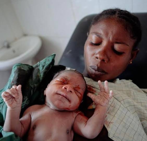 Resultado de imagem para mulher negra em hospital"