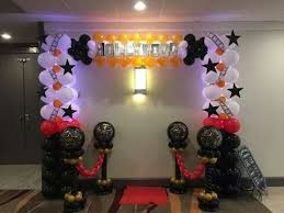 Hollywood balloons add the airborne glamour you need to complete the glitz of your awards night party. Pin By Maria Piris Grau On Event And Entertainment Ideas Hollywood Party Theme Oscar Party Decorations Hollywood Decorations