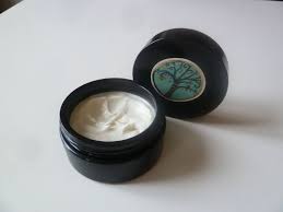 Une Recette De Creme Pour Le Visage Anti Age Et Hydratante Contenant Du Collagene De La Soie Et Des Huiles Veget Collagene Recette Creme Creme Pour Le Visage