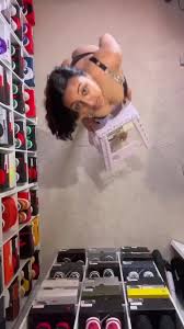 Sexy sneakerhead does the ceiling challenge - ThisVid.com