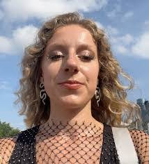 Molly Caudill's Instagram, Twitter & Facebook