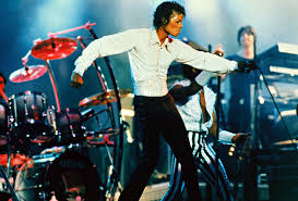 Mj With Patrick Leonard In The Background On Keyboards Michael Jackson Thriller Michael Jackson Pics Micheal Jackson