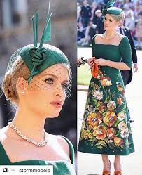 Harry and markle have invited 600 guests to their wedding and just 200 guests to the evening reception. Lady Kitty Spencer At The Royal Wedding In A Hat Designed By Philip Treacy Vestidos De Noiva De Vintage Chapeus Para Casamentos Vestidos De Casamento Real