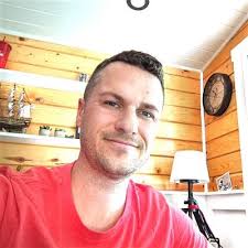 Kelly Heitz (@KeHeitz)