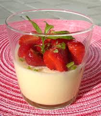 Mousses Au Chocolat Blanc Et Aux Fraises Del S Cooking Twist Recette En 2020 Mousse Chocolat Blanc Mousse Au Chocolat Salsa De Fraises