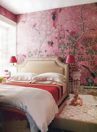 Chinoiserie Bedroom With Pink Wallpaper And Trundle Bed From House Beautiful Small Apartment Decorating Small Bedroom Designs Apartment Decor
