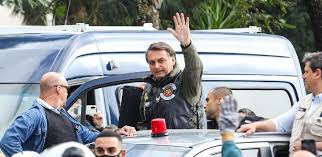 Acompanhado de apoiadores, bolsonaro sai em motociata em são paulo bolsonaro: Ji43oyqjl22rwm