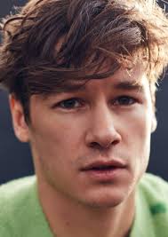 Glitterland Fan Casting