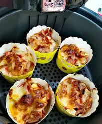 Dalam bekas lain, gaul tepung bersama marjerin sebati. Cara Buat Mini Cup Pizza Menggunakan Air Fryer Mudah