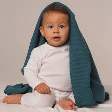 Es besteht aus 50 % acryl 50 % merinowolle. Reiff Strick Babydecke Wickeltuch Aus 100 Merino Schurwolle Kbt Fur Babys Und Kinder