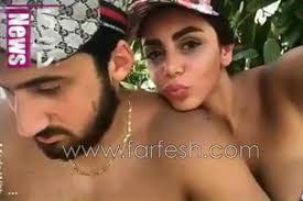 نشرت الممثلة السورية شمس الملا وإبنة المخرج السوري بسام الملا، صورة جديدة لها على المسبح وارتدت الملابس الجريئة. Mosalsalatpro Com Ù…ÙˆÙ‚Ø¹ Ù…Ø³Ù„Ø³Ù„Ø§Øª ÙÙŠØ¯ÙŠÙˆ Ø´Ù…Ø³ Ø¨Ø³Ø§Ù… Ø§Ù„Ù…Ù„Ø§ Ø¨Ø±ÙÙ‚Ø© ØµØ¯ÙŠÙ‚Ù‡Ø§ ØªØ«ÙŠØ± ØºØ¶Ø¨ Ø§Ù„ÙƒØ«ÙŠØ±ÙŠÙ† Ø¨Ø³Ø¨Ø¨ ØªØ®Ø·ÙŠ Ø§Ù„Ø£Ø¯Ø¨