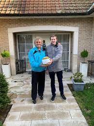 Glen van aert's kanaal, de plek om alle video's, afspeellijsten en livestreams van glen van aert te bekijken op dailymotion. Jean Marie Pfaff En Vele Anderen Steunen Glenn Smolderen In Strijd Tegen Botkanker Het Zijn Weer Stressvolle Dagen Want Donderdag Een Scan Lille Hln Be