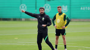 Maybe you would like to learn more about one of these? Vfl Wolfsburg Van Bommel Mit Personalsorgen Vor Dem Test Kicker