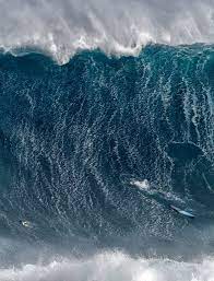 The ocean can be a beautiful place, but it can also be a terrifying place if you go deep enough, these scary ocean pics show exactly why you should fear. Pin On Seascapes Surfing