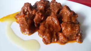 Un abbinamento classico per questa ricetta è il barbaresco, di grande struttura e perfetto per richiamare le spezie proprie della ricetta.uscendo dalle langhe, un vino che ti consigliamo con tutti gli stufati è l'aglianico del vulture, forse meno elegante di un barbaresco ma. Ricette Tipiche Venete Come Si Prepara Il Somarino In Umido La Carne