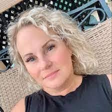 Vonda Dean's Instagram, Twitter & Facebook