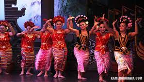 Tata cara dan geraknya diambil dari. Inilah 10 Tari Kreasi Baru Indonesia Dan Daerah Asalnya Lensa Budaya