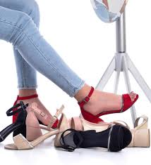 Merta Alcak Topuklu Ayakkabi Farkli Renk Secenekleriyle Stokta Urune Sahip Olmak Detayli Sekilde Incelemek Icin Patuma C Stiletto Heels Heels Stiletto