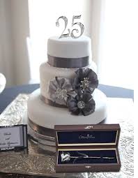 Suggestions for 25th anniversary decorations? Unique 25th Wedding Anniversary Gift Ideas For Her