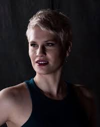 Katie Leahy's Instagram, Twitter & Facebook