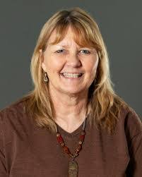 Sandy Sailer's Instagram, Twitter & Facebook