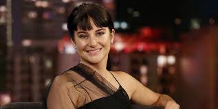 Shailene woodley confirmed that she's engaged to green bay packers quarterback aaron rodgers. Shailene Woodley Discusses Open Relationships In New Interview